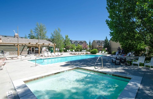 Eden House | Luxury Townhome - Theater /Hot Tub /Arcade - Sleeps 14