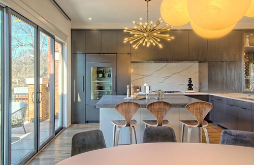 Greenville House | Luxury Townhome Walking Distance to Downtown
