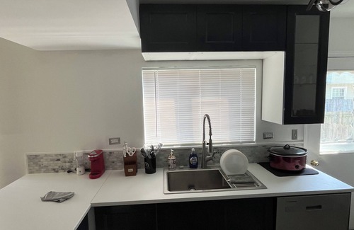 Forestview House | Luxury Townhouse with AC, SmartTV, and Free Parking!