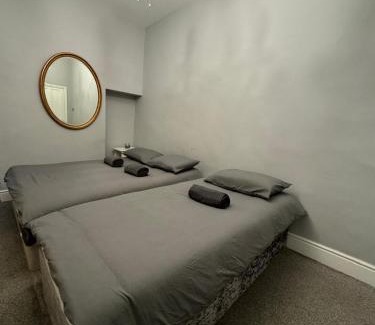 Dublin House | Luxury Triple Room Near Croke Park -1