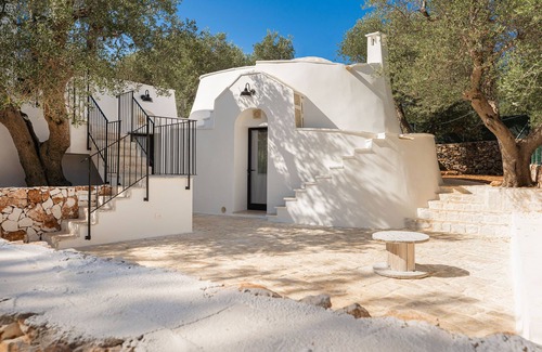 Ostuni Villa | Luxury Trullo with salt-water private pool