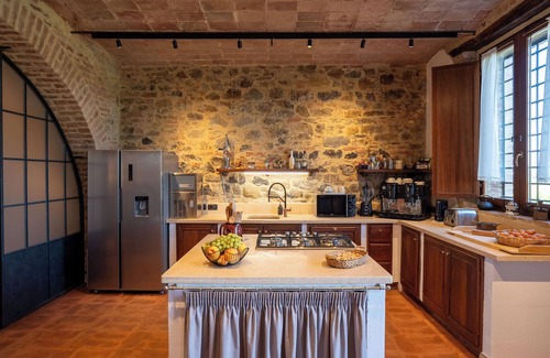 Panicale Villa | Luxury Umbrian Villa with Vineyard - Authentic Italian Country Estate Experience