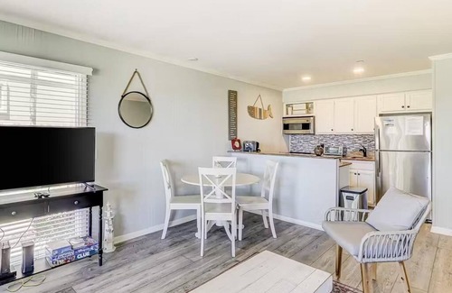 Hilton Head Island Condo | Luxury Updated Oceanfront condo at Ocean Dunes 2 BR Bikes & Beach Gear included