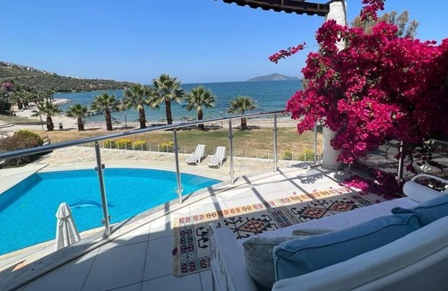 Gulluk Villa | Luxury upgraded beach front villa close to 5*hotel and local shops.