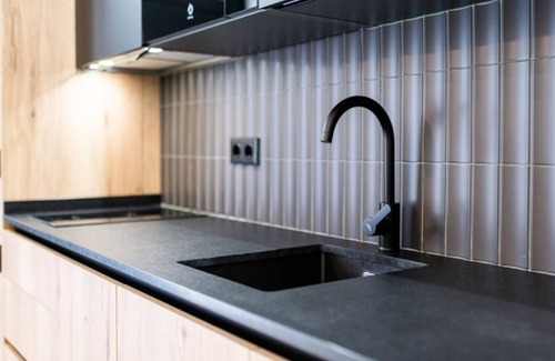 Figares Apartment | Luxury Urban Hideaway Near Granada City Center