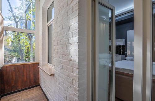 Besarabka Apartment | Luxury Urban Lofts Across Baseina 5а & Arena
