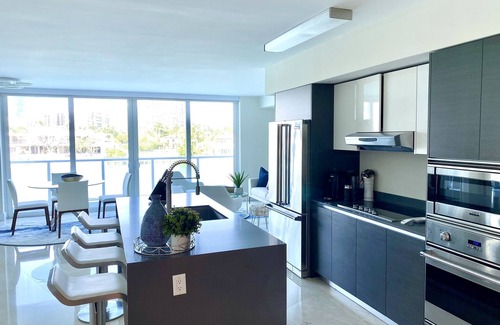 Seybold Condo | Luxury Vacation Rental Waterfront Condo Bal Harbour Miami Beach
