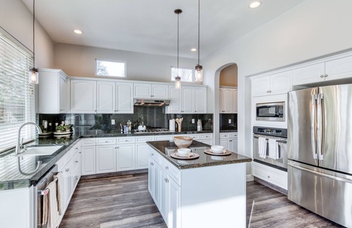 Clovis House | Luxury Vacation Stay w/Heated pool