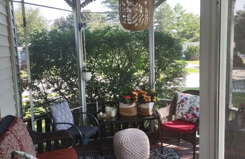 Prince Edward House | Luxury Victorian house walking distance to main street Picton and Royal Hotel