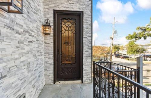 Tulane - Gravier House | Luxury Villa 5bdrm 5ba Near French Quarter