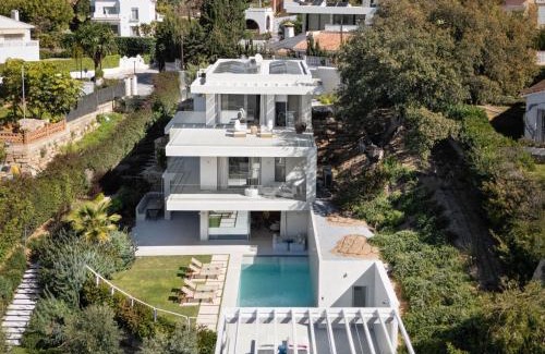 Elviria Villa | Luxury Villa Alma Pool, Garden & Parking