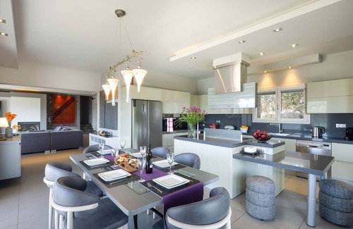 Kefalovriso Villa | Luxury Villa Helanes