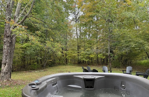 Hunter House | Luxury Villa - hot tub, fire pit, games, fast wifi