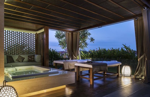 Batu Bolong Villa | Luxury Villa in Canggu and 400 meters to Batubolong Beach