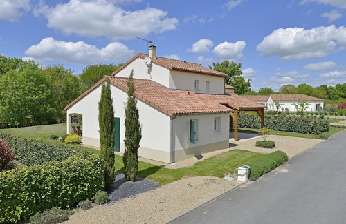 Vasles Villa | Luxury Villa in France with Pool