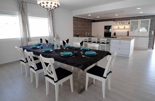 Marchena House | Luxury Villa in Seville Countryside. Villa M&J Holiday Home