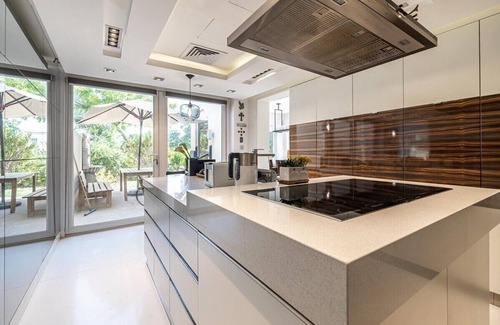 Emirates Hills Villa | Luxury Villa in The Springs with Private Garden