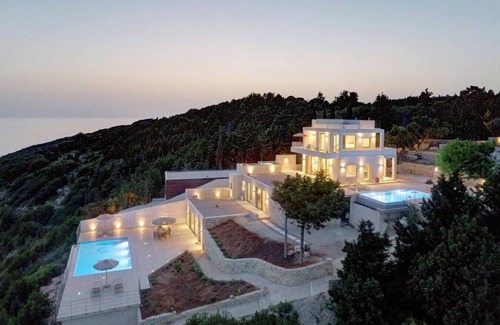 Paxos Villa | Luxury Villa & Infinity Pool Above Caves