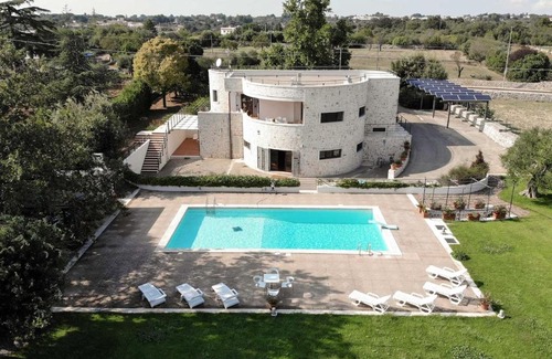 Noci Villa | Luxury Villa Montedoro