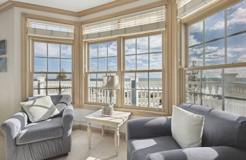 Sheboygan Villa | Luxury Villa on Lake Michigan!