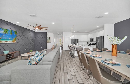 Kissimmee House | Luxury Villa: Pool, Home Cinema, BBQ & Near Disney Parks