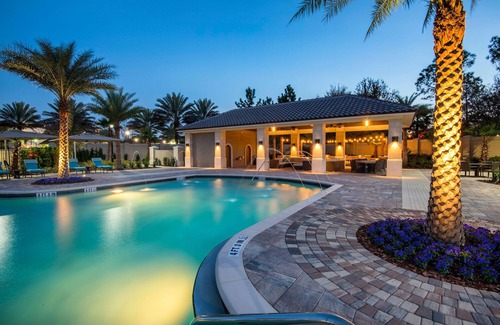 Kissimmee House | Luxury Villa: Pool, Home Cinema, BBQ & Near Disney Parks