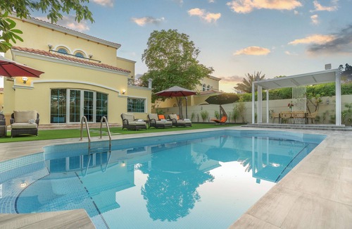 Jumeirah Apartment | Luxury Villa – Private Pool & Maid Included