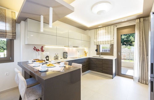 Atsipópoulon Villa | Luxury Villa set in nature with private pool