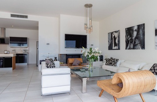 Cap Martinet Villa | Luxury Villa with Outdoor Bar, Ibiza Villa 1027