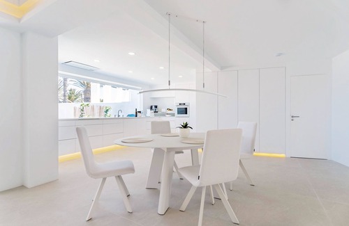 Costa Teguise Villa | Luxury Villa with magnificent sea views , Close to sea & beach