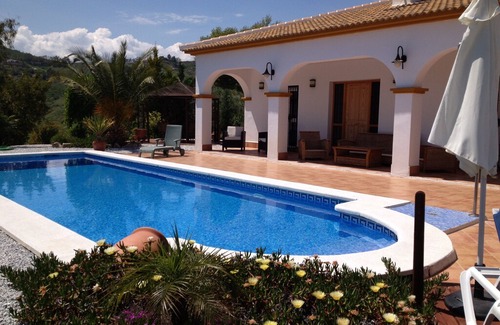 Vinuela Villa | Luxury Villa with large pool and panoramic views of lake Vinuela
