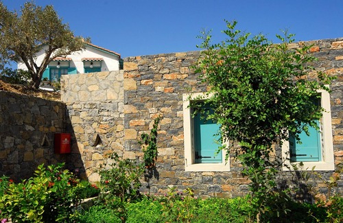 Mochlos Villa | Luxury Villa with Mountain and Sea View