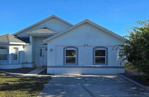 Haines City Villa | Luxury Villa, with opt. heated, private pool near Legoland/Disney/Orlando