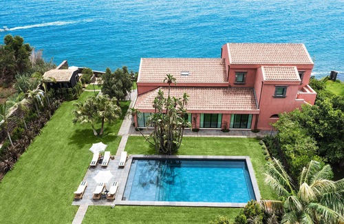 Pozzillo Villa | Luxury villa with pool and direct access to the sea, Pozzillo