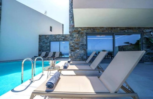 Achlada Villa | Luxury Villa with Sea View and Private Pool 1