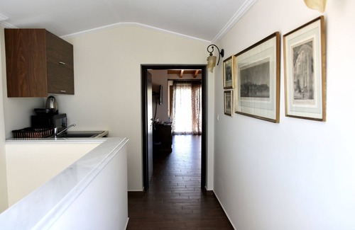 Paiania Villa | Luxury Villa with swimming pool , jacuzzi spa & great view, can guest 8 person