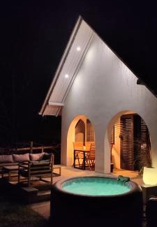 Szigetvar Villa | Luxury Vineyard Retreat with Private Jacuzzi