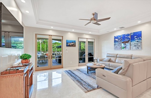 Hendricks and Venice Isles House | LUXURY WATERFRONT TOWNHOUSE