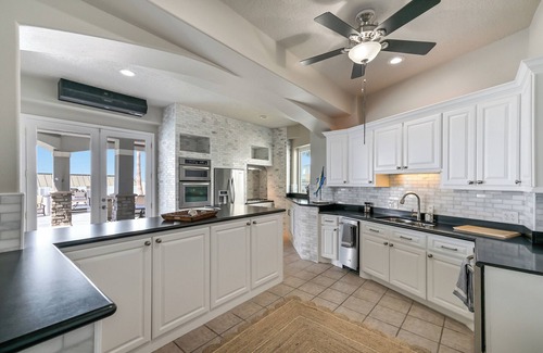 El Lago House | Luxury Waterfront Estate-Private Pool/Sunset Views