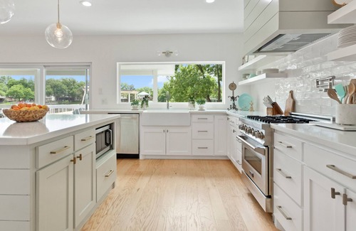 Kingsland House | Luxury waterfront home boat and jest ski slip available!