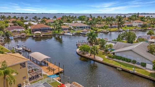 Yacht Club House | Luxury Waterfront Home Pool, Spa & Dock- Direct Gulf Access, Kayaks Walk to Beach!