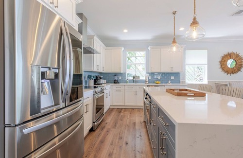 Marathon House | Luxury waterfront Home, Pool, Boat Slip, Bikes, Discounts Available thru Jan 31