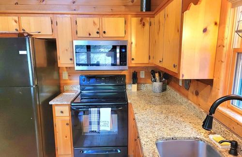 Blue Ridge Cabin | LUXURY WATWRVIEW CABIN WITH 2 FIREPLACES
