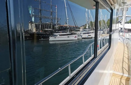 La Rochelle City Centre Boat Rental | Luxury yacht in La Rochelle with a terrace