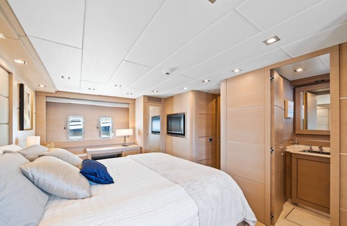Downtown Wilmington Boat Rental | Luxury Yacht in Perfect Location - One of a Kind!