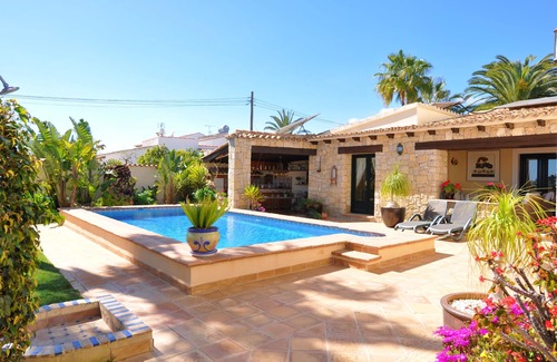 Moravit Villa | Luxusvilla with pool, few minutes to the beach