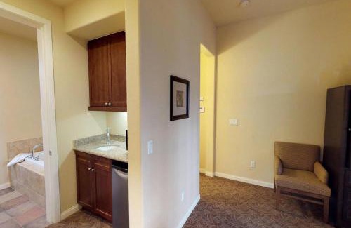 La Quinta Apartment | LV005 Downstairs Studio Just Steps from the Pool