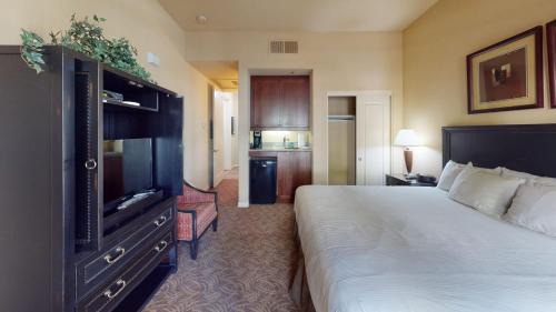 La Quinta Apartment | LV028 Private Downstairs Studio on Main Paseo