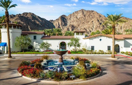 La Quinta Apartment | LV029 Spacious Upstairs Studio near Pool/Hot Tub