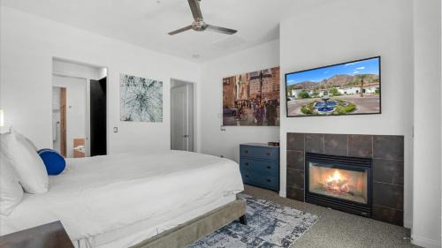 La Quinta Apartment | LV031 Luxurious Upstairs Legacy Villas Studio